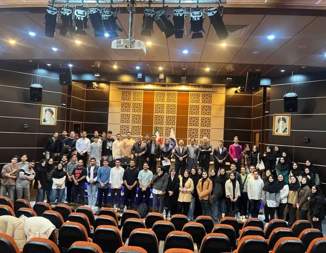 نشست اساتید گروه بازرگانی با دانشجویان نوورد